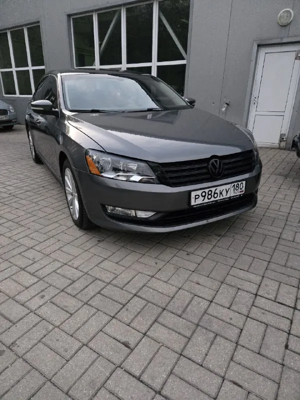 Продам volkswagen passat b7 2012г полный фарш 190т. пробег, мотор 2.5 коробка айсин 1.3 🍋 донецк тел... - фотография