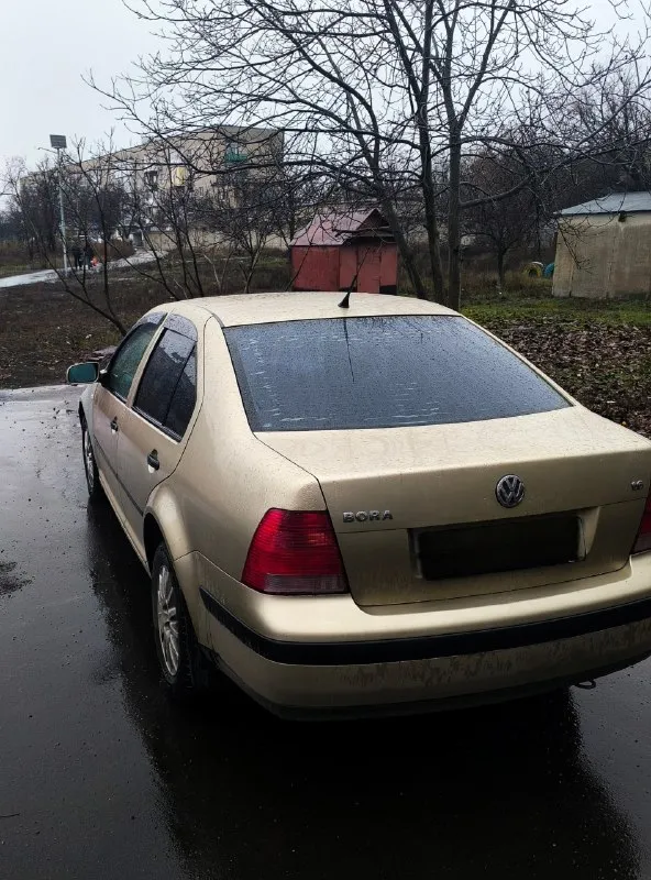 Volkswagen bora 2001г. 1.6 механика. два комплекта резины. вписано в птс. 250000 пробег. макеевка 79495003332. цена 300000р. 📞 звоните: +7(949)5003332 - фотография - 2