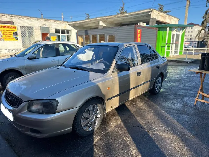 🚘марка: hyundai accent ⛽ бензин 1.5 бензин 🐎 102л. с 📅год выпуска: 2005 💴цена: 420000🫰🏻 • пробег:300000 • коробка в хорошем состоянии по двигателю вопросов нет ! • салон в хорошо состоянии • акустика •стеклоподъемник •кондиционер •гидра усилитель руля документы все порядке полное переоформление! зеленая автотека! автомобиль без гнили никаких вложений не требует ! почти в родном окрасе крашена две детали! торг уместен! все вопросы по телефону ! 📞 +79494999910 осмотр пгт. володарское 📲 tg: @armenovich999 📞 звоните: +7(949)4999910 - фотография - 2
