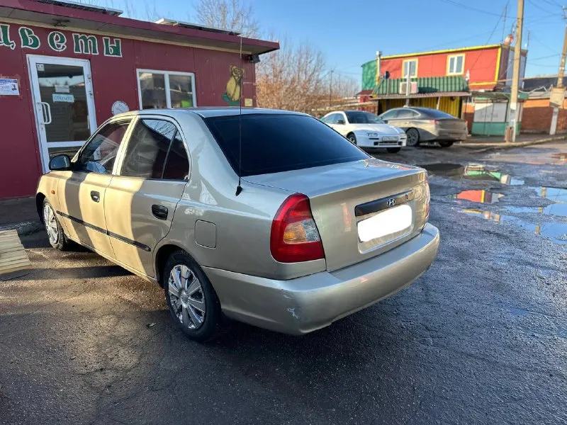 🚘марка: hyundai accent ⛽ бензин 1.5 бензин 🐎 102л. с 📅год выпуска: 2005 💴цена: 420000🫰🏻 • пробег:300000 • коробка в хорошем состоянии по двигателю вопросов нет ! • салон в хорошо состоянии • акустика •стеклоподъемник •кондиционер •гидра усилитель руля документы все порядке полное переоформление! зеленая автотека! автомобиль без гнили никаких вложений не требует ! почти в родном окрасе крашена две детали! торг уместен! все вопросы по телефону ! 📞 +79494999910 осмотр пгт. володарское 📲 tg: @armenovich999 📞 звоните: +7(949)4999910 - фотография - 3