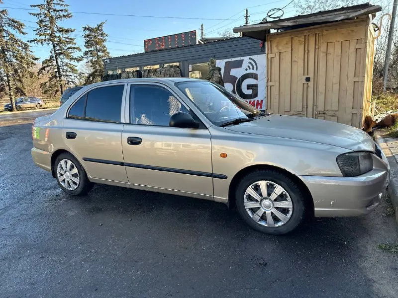 🚘марка: hyundai accent ⛽ бензин 1.5 бензин 🐎 102л. с 📅год выпуска: 2005 💴цена: 420000🫰🏻 • пробег:300000 • коробка в хорошем состоянии по двигателю вопросов нет ! • салон в хорошо состоянии • акустика •стеклоподъемник •кондиционер •гидра усилитель руля документы все порядке полное переоформление! зеленая автотека! автомобиль без гнили никаких вложений не требует ! почти в родном окрасе крашена две детали! торг уместен! все вопросы по телефону ! 📞 +79494999910 осмотр пгт. володарское 📲 tg: @armenovich999 📞 звоните: +7(949)4999910 - фотография - 4