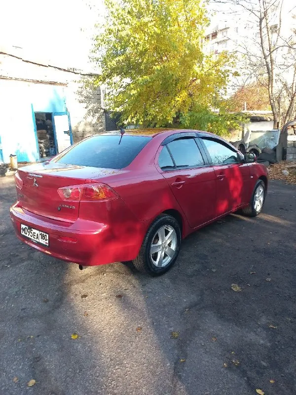 Продам mitsubishi лансер x 2008г двигатель 1.8 пробег 233тыс коробка: двигатель не дымит, масло не ест. акпп не пинает, не буксует, переключает мягко и плавно! ходовая обслужена! по электрике все работает, кондиционер заправлен! комплектация: датчик дождя/света, подогревы передних сидений, климат контроль, сенсорная мультимедиа с камерой заднего вида, сигнализация с обратной связью, эл. подогрев и регулировка зеркал. документы кристально чистые, без запретов, без штрафов, переоформление без проблем цена 680т. р. небольшой торг у капота. г. торез +79493745821 +79494338644 📞 звоните: +7(949)3745821 - фотография - 4
