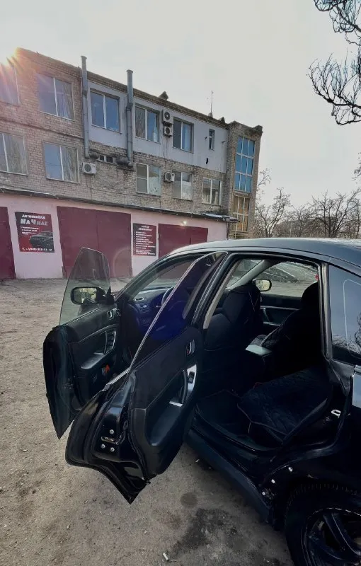 Продаю марка, модель: subaru legacy год выпуска: 2005 обьем двигателя: 2.0 коробка автомат полный привод. зимняя резина + летняя. безрамочные окна, 4 стеклоподъемника, подогрев дворников, лобового и заднего стекол. стоят новые led лампы, отполированные фары. по машине много чего было сделано, обслуживалась вовремя (перебрана вся ходовая часть, вкруг поменяны колодки, ступичные подшипники, перебрана рулевая рейка, масла и фильтра менялись вовремя, заменены брони провода, свечи)и т. д. расход по городу примерно 10л ( бензина), по трассе 6-7л. внутри и снаружи машина обшита шумоизоляцией. по кузову есть возрастные моменты. также имеются некоторые новые запчасти ( все отдается вместе с машиной). цена: 700 000 тыс. рублей + хороший торг. осмотр город кировское, енакиево, шахтерск. все дополнительные вопросы по телефону:+79497422135 +79493582375 📞 звоните: +7(949)7422135 - фотография - 3
