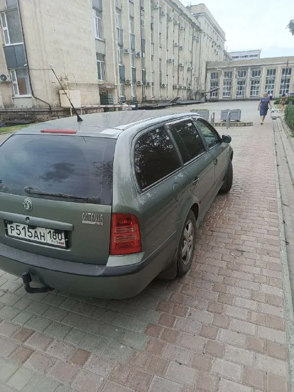 Продаётся skoda тур 2000 г. , пробег 235. зима резина. зима на жел. дисках. цена 600000+ торг. находится в донецке. объявление попросили выложить. всю информацию расскажет хозяин: +79493169874 эдуард. продаётся от хозяина, любые проверки, переоформление в мрео. 📞 звоните: +7(949)3169874 - фотография - 2