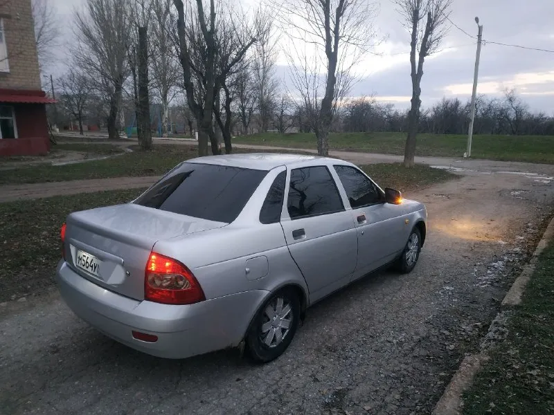 Срочно продам автомобиль лада приора в хорошем состоянии 12 🔥 года мотор 1.6 v16 едет хорошо коробка всё отлично по ходовой части всё сделал едет уверено без вложений. ! просто сел поехал куда угодно новая резина зимняя печка работает отлично тонировка стекла все родные сигнализация центральный замок регулировка зеркалов стекло подъемника установлена хорошая музыка саб новый уселок магнитофон оригинал по электрике всё работает салон идеал по документам полный порядок птс стс дкп любое оформление в общем сел поехал без вложений цена 287.000 торг хороший или обмен город донецк +79495934967 - фотография - 3