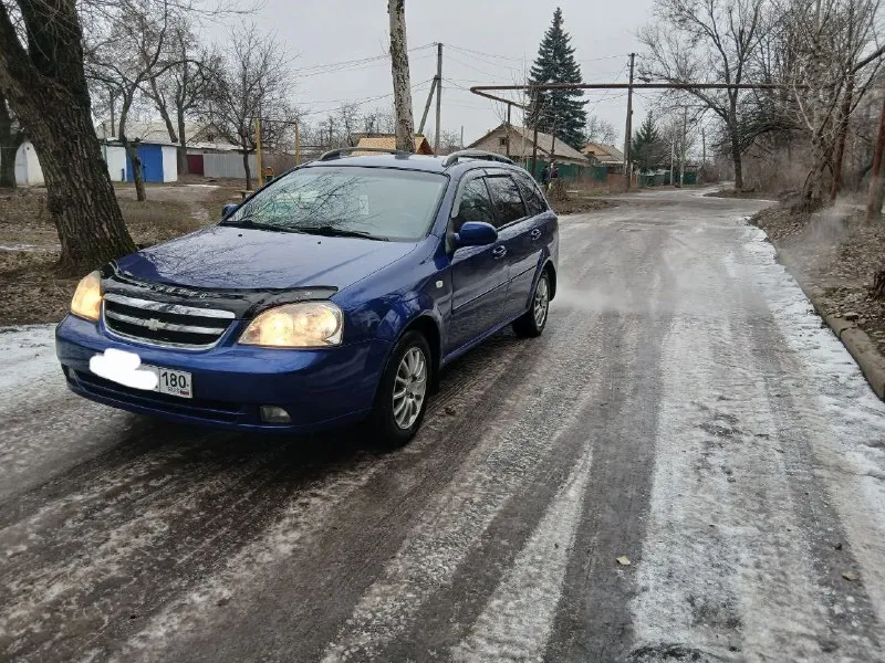 Продам chevrolet лачетти 2011год собственник один хозяин покупал новую машина как новая не бита не крашена родной пробег 76 тысяч прошла обслужил полностью ремни ролики помпу масла фильтра все что нужно было обслужил автомобиль обработан оцинкован полная комплектация кондиционер дует отлично 👍 достойная машина кто хочет хороший автомобиль это то что надо +79490871724 цена 580 тысяч 📞 звоните: +7(949)0871724 - фотография - 2