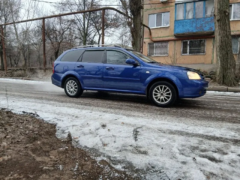 Продам chevrolet лачетти 2011год собственник один хозяин покупал новую машина как новая не бита не крашена родной пробег 76 тысяч прошла обслужил полностью ремни ролики помпу масла фильтра все что нужно было обслужил автомобиль обработан оцинкован полная комплектация кондиционер дует отлично 👍 достойная машина кто хочет хороший автомобиль это то что надо +79490871724 цена 580 тысяч 📞 звоните: +7(949)0871724 - фотография - 7