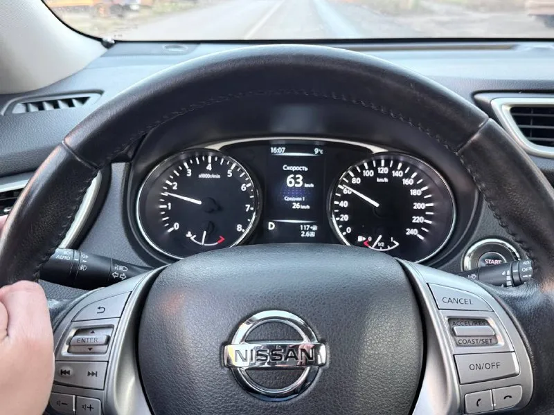 Nissan x-trail 2015г 2.0акпп цена до нового года 1.370.000р пред максимальная комплектация автомобиль в родном окрасе два комплекта колес на дисках зима лето климат двух зонный адаптивный круиз подогревы сидений датчик света датчик дождя без ключевой доступ эл багажник автомобиль без вложений полностью обслужен !!! цена из-за срочности донецк +79185951656 📲 tg: н н 📞 звоните: +7(918)5951656 - фотография - 8