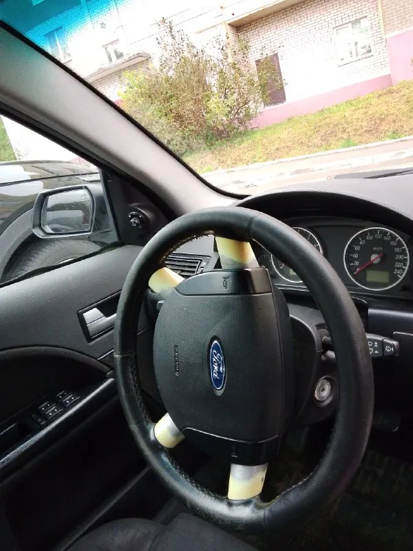 Днр, макеевка ford мондео 3. год 2002. кузов оцинкованный, есть притертость см фото. колёса зима, диски как спереди. 2.0 бензин (145л. с) - пробег 270 тыс. срочно, цена 280 тыс рублей. есть торг из-за срочности. всё вопросы по телефону или пишите в вк, вам перезвоню, сейчас в дороге не всегда связь есть. машина на отличном ходу, для езды хороший авто, езжу на нём на расстояние тысячу-две- три тысячи км спокойно и едет отлично, расход топлива 9л в смешанном цикле. очень большая, удобная во всём. в обслуживании тоже не прихотливая. 8 (909) 467-07-90 цена 280 тысяч рублей. звоните или пишите в вк, всё расскажу она у меня три года знаю про это авто всё. 📞 звоните: +7(909)4670790 - фотография - 4