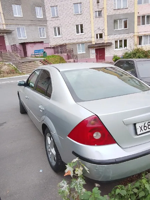 Днр, макеевка ford мондео 3. год 2002. кузов оцинкованный, есть притертость см фото. колёса зима, диски как спереди. 2.0 бензин (145л. с) - пробег 270 тыс. срочно, цена 280 тыс рублей. есть торг из-за срочности. всё вопросы по телефону или пишите в вк, вам перезвоню, сейчас в дороге не всегда связь есть. машина на отличном ходу, для езды хороший авто, езжу на нём на расстояние тысячу-две- три тысячи км спокойно и едет отлично, расход топлива 9л в смешанном цикле. очень большая, удобная во всём. в обслуживании тоже не прихотливая. 8 (909) 467-07-90 цена 280 тысяч рублей. звоните или пишите в вк, всё расскажу она у меня три года знаю про это авто всё. 📞 звоните: +7(909)4670790 - фотография - 5