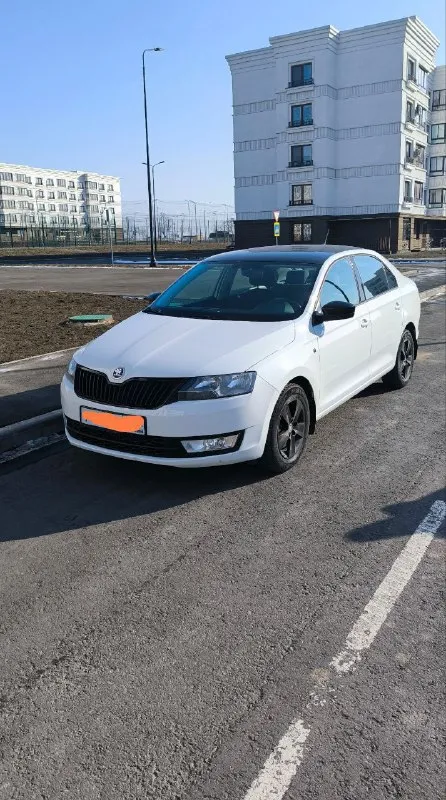 🚘марка: škoda rapid ⚙️двигатель: 1.6 ⛽️ топливо:бензин 📅год выпуска: 2017 📦кпп:автомат 💴цена: 1.210.... - фотография
