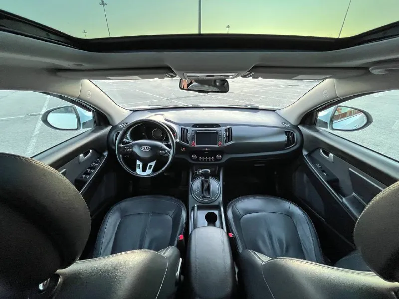🚗 Kia sportage
Продам kia sportag premium
Год: 2011
Тип кпп: автоматическая
Пробег: 157.000
Комплектация максимальная!
Привод полный
Мотор-2.0 бензин
Стекла все родные !
Продам свой личный автомобиль в отличнейшем состоянии, авто обслужена для себя! Все ключи, брелки все комплектное !
Согласен на любые проверки
Комплектация самая полная для данного автомобиля вплоть до авто парковки понарамы и штатного ксенона, обслужена полностью, масла фильтра все поменяно 2т. С км назад полный привод в новом состоянии. Много писать что делал и какая комплектация!
Продажа только с переоформлением в мрэо! Местный учет 180!
Доки все оригинал
Территориально нахожусь г. Донецк
Цена: 1.420.000.торг
📞🇷🇺Звоните: +79495905326 - фотография - 5