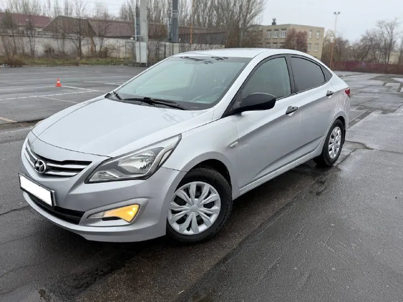 Hyundai solaris 2015 года(рестайлинг) 1.6 бензин(газ пропан)механическая коробка передач.2 собственн... - фотография