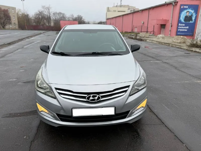Hyundai solaris 2015 года(рестайлинг) 1.6 бензин(газ пропан)механическая коробка передач.2 собственника пробег — 181 000 км. автомобиль в хорошем состоянии: двигатель работает ровно, без посторонних шумов и ошибок, коробка передач переключается, ходовая часть без стуков. все стекла оригинальные, включая лобовое. кузов без следов коррозии, полный комплект ключей, камера заднего вида(есть летняя резина)документы в полном порядке. по запросу предоставим полный видеообзор с замерами лакокрасочного покрытия. цена: 770 000 рублей. город: донецк. телефон для связи: +7 (949) 371-08-26(telegram на номере) 📞 звоните: +7(949)3710826 - фотография - 3