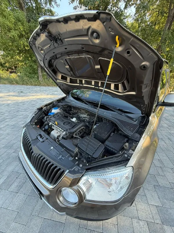 Skoda yeti 2013 1.4t пробег 120000 км ☑ ️1 владелец птс оригинал машина в хорошем состоянии, двигатель не троит, не дымит, масло не ест, коробка переключается во всех режимах без нареканий, заменеено сцепление на оригинал 10 км назад по электрике всё работает, ошибок нет комплектация: кондиционер, подогрев сидений, круиз-контроль, датчик света, электрорегулировка зеркал, из дополнительного установлена сигнализация с автозапуском, резина зима лето. авто на 180 учете я хозяин 950000₽ осмотр г. донецк 📞 +79493000452 📞 звоните: +7(949)3000452 - фотография - 8