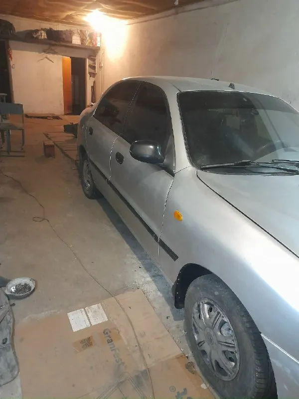 Продам daewoo ланос 2005 года, мотор 1.5 газ/бензин на уверенном ходу, цена 220000+торг, донецк киев... - фотография
