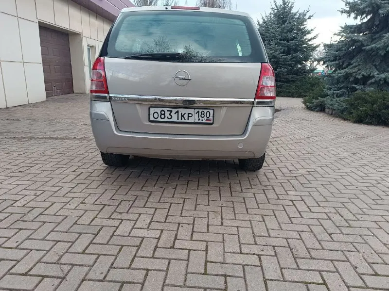 Продам opel зафира, 7-месная, мотор 1.6, 2008год, машина полностью обслужена, сел и поехал, кондиционер работает, зимняя резина, подогрев сидений, стеклоподъёмники,650000т. р торг, +79490868309 все вопросы по телефону. енакиево 📞 звоните: +7(949)0868309 - фотография - 4