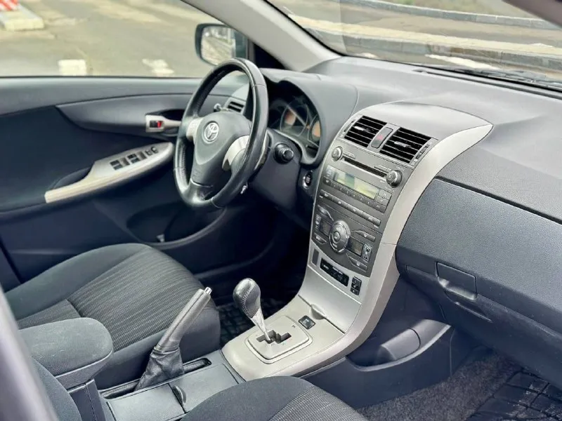 Продам toyota-corolla год 2007 двигатель 1.6 пробег 160 тыс км (родной) автомобиль в достойном состоянии, двигатель работает отлично, акпп отличная, кузов в хорошем состоянии без гнили, дыр, жучков, хорошая комплектация лепестки, 2-х зонный климат контроль, мультируль, датчик дождя, кондиционер, без ключевой доступ, салон после химчистки, новая зимняя резина. машина достойная! остальные вопросы по телефону. документы в порядке, оформление в мрэо! цена 700 тыс руб!🔥 +79493316047 г. донецк - фотография - 6