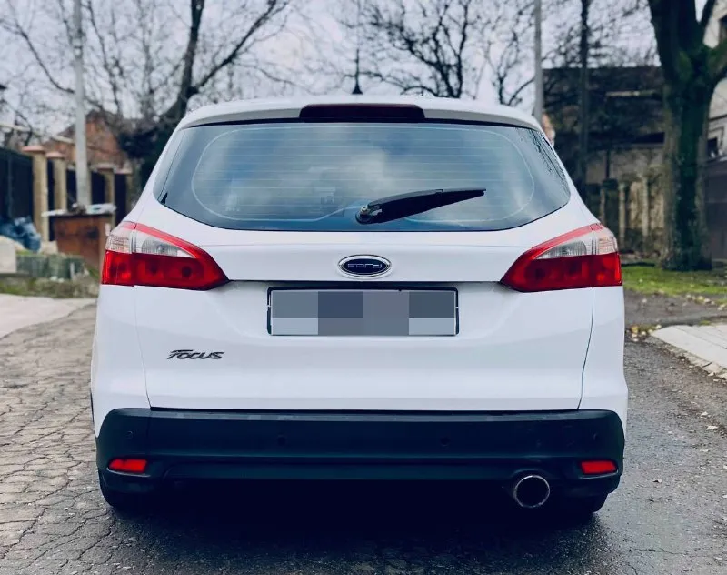 Продам автомобиль ford focus 3 (рестайлинг) 2012год 2.0 бенз. автомобиль в отличном состоянии(сел и поехал). работает отлично масло не есть, не дымит, не троит. коробка работает ровно без тычков и пинков. побег 215.ооокм. кузов в отличном состоянии без рыжиков и ржавчин. по ходовой нареканий нет. автомобиль полностью обслужен. цена:780.ооо₽ торг уместен. проверка на любом вашем сто. возможен обмен. 📞+7(949)-505-96-96📞 📞 звоните: +7(949)5059696 - фотография - 6