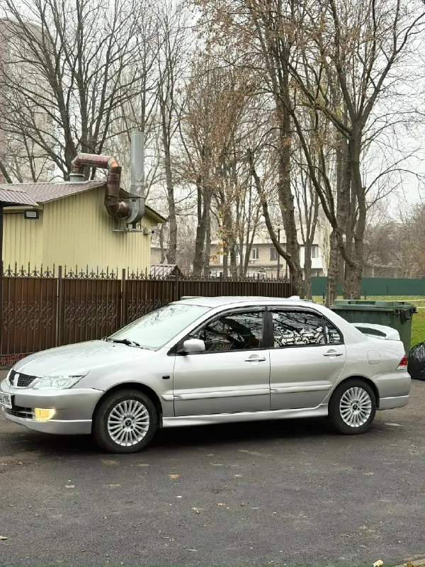 Продажа/обмен лансер 9 на автомате в идеальном состоянии и по технике и по кузову не каких вложений не требует, двигатель масло не кушает, коробка не пинает не буксует, электрика исправна, новая зимняя резина +лето на дисках отдам салон перешит в дорогую кожу, камера заднего вида, видео регистратор, кондиционер обслужен в этом году, масла в моторе и коробке поменял 100км назад вместе со всеми фильтрами, ходовка вся поменяна мягкая не стучит, в общем автомобиль в идеальном состоянии много что расскажу много что отдам с машиной по запчастям так как и новыми так и б/у цена 600.000рублей разумный торг обмен с доплатой в обе стороны +79493732707 📞 звоните: +7(949)3732707 - фотография - 4