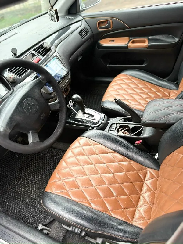 Продажа/обмен лансер 9 на автомате в идеальном состоянии и по технике и по кузову не каких вложений не требует, двигатель масло не кушает, коробка не пинает не буксует, электрика исправна, новая зимняя резина +лето на дисках отдам салон перешит в дорогую кожу, камера заднего вида, видео регистратор, кондиционер обслужен в этом году, масла в моторе и коробке поменял 100км назад вместе со всеми фильтрами, ходовка вся поменяна мягкая не стучит, в общем автомобиль в идеальном состоянии много что расскажу много что отдам с машиной по запчастям так как и новыми так и б/у цена 600.000рублей разумный торг обмен с доплатой в обе стороны +79493732707 📞 звоните: +7(949)3732707 - фотография - 5