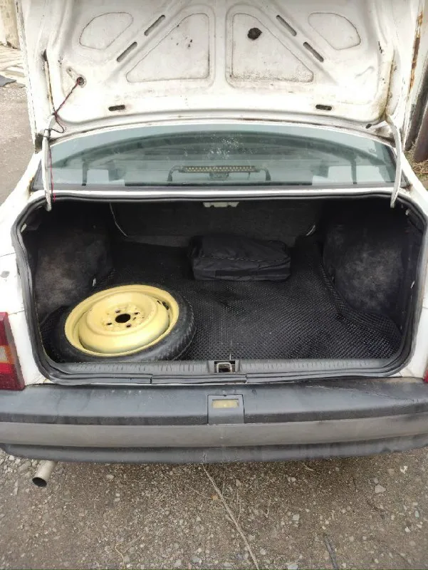 Продам opel вектра а 1992 года, в хорошем состоянии (сел поехал ) не чего делать надо, полностью обслужен. бензин/газ зарегистрирован. два комплекта колес зима-лето цена 200тыс. всё вопросы по +79493916608 александр 📞 звоните: +7(949)3916608 - фотография - 8