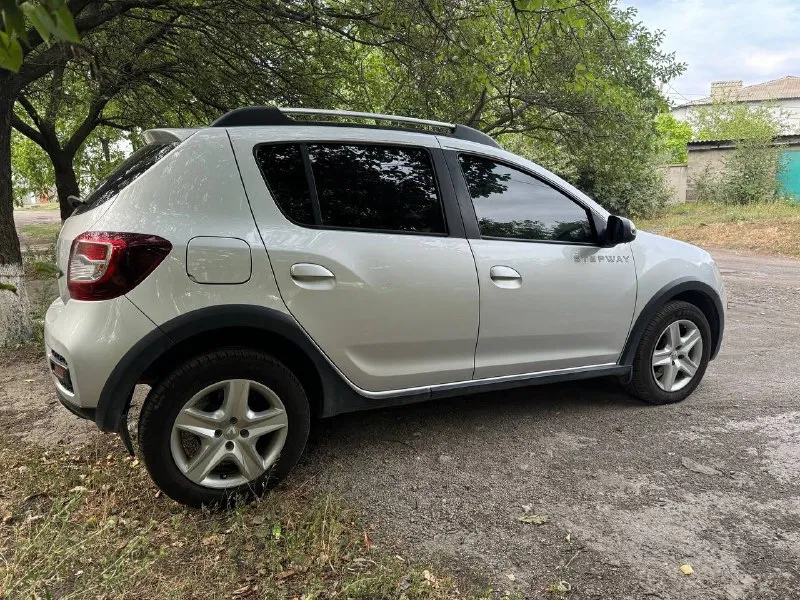 Продаю renault сандеро степвей 2017 г я 2 собственник, любое переоформление. пробег 185 тысяч кузов... - фотография