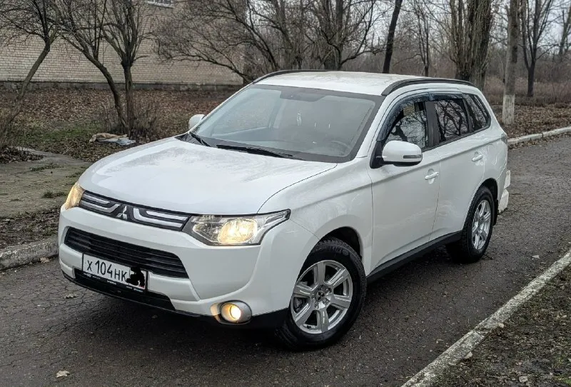 📢 продам mitsubishi outlander ресталинг в идеальном состоянии можно и вкредит 💥💥 🔹год 2014 🔹двигатель 2.0л бенз. 🔹коробка: автомат 🔹привод :полный 🔹учёт рф любое оформление цена 1м.150тр торг звоните 🔹авто в хорошем состоянии не бита 100% ходовка супер двигатель и кпп работают отлично, кузов в идеальном состоянии, музыка, дачики мертвых зон камера задниго вида, дачик света, дачик дождя, сигнализация, эл стеклоподъёмники подогрев сидения 2х зоный климат резина хорошая т. д 🔹телефон :+79490030135(телеграм +79497396813) (вацап +380714978907 📞 звоните: +7(949)0030135 - фотография - 2