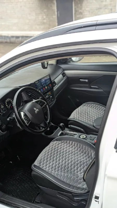 📢 продам mitsubishi outlander ресталинг в идеальном состоянии можно и вкредит 💥💥 🔹год 2014 🔹двигатель 2.0л бенз. 🔹коробка: автомат 🔹привод :полный 🔹учёт рф любое оформление цена 1м.150тр торг звоните 🔹авто в хорошем состоянии не бита 100% ходовка супер двигатель и кпп работают отлично, кузов в идеальном состоянии, музыка, дачики мертвых зон камера задниго вида, дачик света, дачик дождя, сигнализация, эл стеклоподъёмники подогрев сидения 2х зоный климат резина хорошая т. д 🔹телефон :+79490030135(телеграм +79497396813) (вацап +380714978907 📞 звоните: +7(949)0030135 - фотография - 7