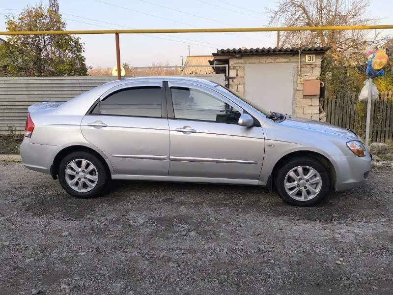 В продаже kia cerato 2008 год с двигателем 1.6, хорошее состояние. Механика. Пробег - 260 000 км. Поколение: i рестайлинг (2006—2009). Птс: оригинал. Привод: передний.
Есть:
Два ключа.
Два регистратора: спереди и сзади.
Имеется газовое оборудование.
Камера заднего вида.
Шины лето и зима на дисках в хорошем состоянии.
Комплектация: ex.
Усилитель руля: гидравлический.
Управление климатом: климат-контроль однозонный.
Салон: ткань, кожаный руль.
Цена авто - 600 000.00 руб. Торг уместен. Днр, г. Донецк, куйбышевский район. Номер телефона +79493454891 и +79493454892.
📲 Tg: алина медведева
📞 Звоните: +7(949)3454891 - фотография - 3