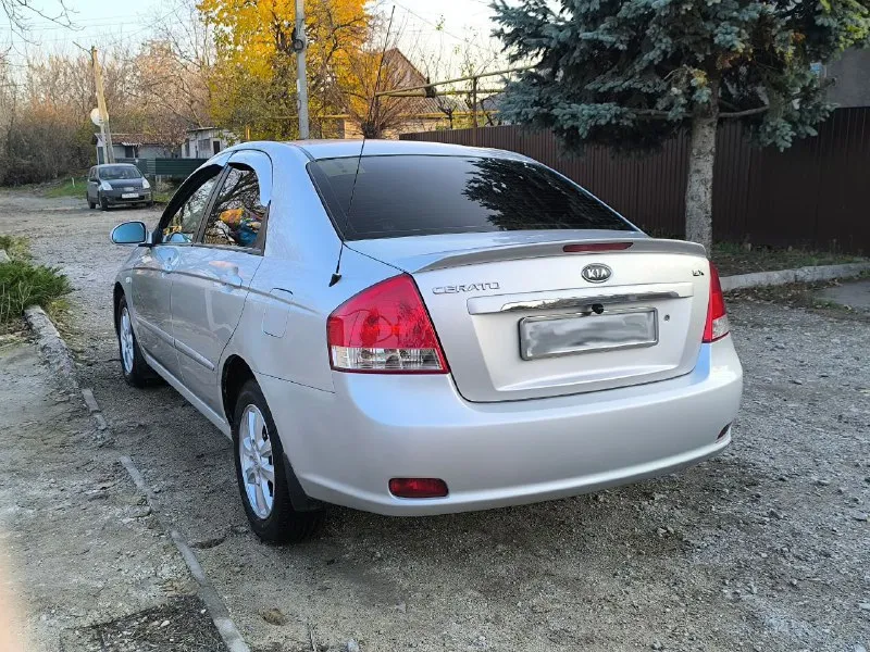 В продаже kia cerato 2008 год с двигателем 1.6, хорошее состояние. Механика. Пробег - 260 000 км. Поколение: i рестайлинг (2006—2009). Птс: оригинал. Привод: передний.
Есть:
Два ключа.
Два регистратора: спереди и сзади.
Имеется газовое оборудование.
Камера заднего вида.
Шины лето и зима на дисках в хорошем состоянии.
Комплектация: ex.
Усилитель руля: гидравлический.
Управление климатом: климат-контроль однозонный.
Салон: ткань, кожаный руль.
Цена авто - 600 000.00 руб. Торг уместен. Днр, г. Донецк, куйбышевский район. Номер телефона +79493454891 и +79493454892.
📲 Tg: алина медведева
📞 Звоните: +7(949)3454891 - фотография - 4