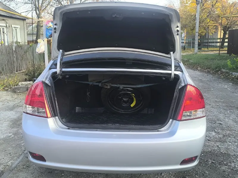 В продаже kia cerato 2008 год с двигателем 1.6, хорошее состояние. Механика. Пробег - 260 000 км. Поколение: i рестайлинг (2006—2009). Птс: оригинал. Привод: передний.
Есть:
Два ключа.
Два регистратора: спереди и сзади.
Имеется газовое оборудование.
Камера заднего вида.
Шины лето и зима на дисках в хорошем состоянии.
Комплектация: ex.
Усилитель руля: гидравлический.
Управление климатом: климат-контроль однозонный.
Салон: ткань, кожаный руль.
Цена авто - 600 000.00 руб. Торг уместен. Днр, г. Донецк, куйбышевский район. Номер телефона +79493454891 и +79493454892.
📲 Tg: алина медведева
📞 Звоните: +7(949)3454891 - фотография - 5