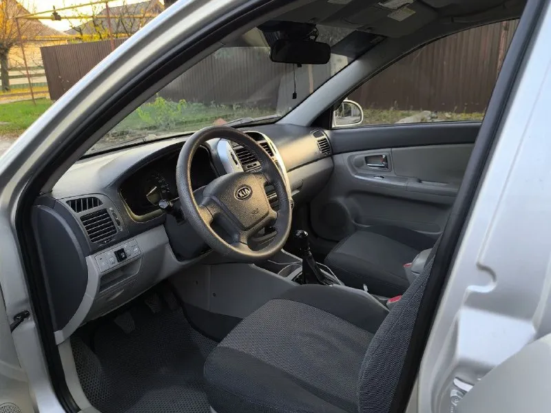 В продаже kia cerato 2008 год с двигателем 1.6, хорошее состояние. Механика. Пробег - 260 000 км. Поколение: i рестайлинг (2006—2009). Птс: оригинал. Привод: передний.
Есть:
Два ключа.
Два регистратора: спереди и сзади.
Имеется газовое оборудование.
Камера заднего вида.
Шины лето и зима на дисках в хорошем состоянии.
Комплектация: ex.
Усилитель руля: гидравлический.
Управление климатом: климат-контроль однозонный.
Салон: ткань, кожаный руль.
Цена авто - 600 000.00 руб. Торг уместен. Днр, г. Донецк, куйбышевский район. Номер телефона +79493454891 и +79493454892.
📲 Tg: алина медведева
📞 Звоните: +7(949)3454891 - фотография - 6
