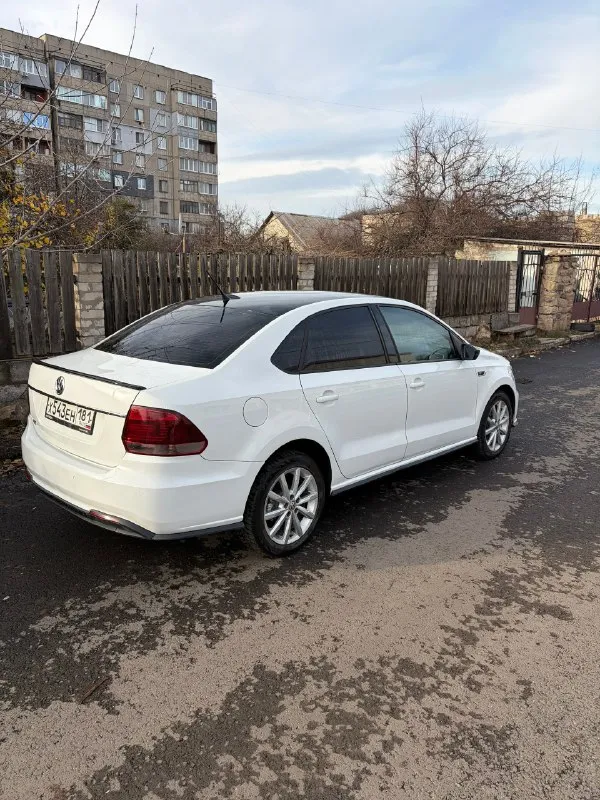 Volkswagen polo gt 1,4 2016г. автоматическая(dsg). пробег 88000. цена: 1.400.000 (торг) комплектация: климат контроль, стеклоподъемники, автосвет, мульти-руль, подогрев передних сидений, подогрев зеркал, подогрев лобового и заднего стекла, парктроник, авто складывание зеркал, круиз-контроль. подробнее по телефону:+7(959)553-66-11 г. алчевск 📞 звоните: +7(959)5536611 - фотография - 4
