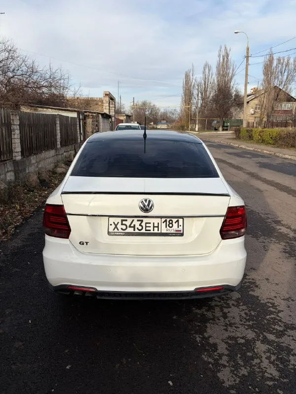 Volkswagen polo gt 1,4 2016г. автоматическая(dsg). пробег 88000. цена: 1.400.000 (торг) комплектация: климат контроль, стеклоподъемники, автосвет, мульти-руль, подогрев передних сидений, подогрев зеркал, подогрев лобового и заднего стекла, парктроник, авто складывание зеркал, круиз-контроль. подробнее по телефону:+7(959)553-66-11 г. алчевск 📞 звоните: +7(959)5536611 - фотография - 5
