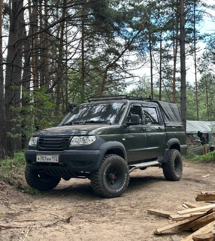 Продам уаз патриот пикап 2013 года ) в очень хорошем состоянии ) техника вся в идеале! чеки по работам присутствуют) всегда обслуживался во время ) из допов: - хорошая музыка с камерой заднего вида - двери зашумлены в два слоя - колонки дорогие и музыка играет очень громко - люфтован - резина и диски новые - хабы и вся ходовка усилена - в фарах би лед линзы, свет ночью как днем, даже люстра которая на крыше стоит она отдыхает по сравнению с фарами ) ))) есть еще освещение в бока )) - есть газ, вписан в птс - колеса вписаны - с оформлением проблем нет) цена 1млн ) тел +79496374907 📲 tg: @sergeia72 📞 звоните: +7(949)6374907 - фотография - 6