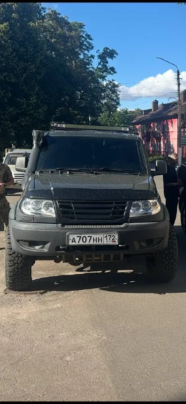Продам уаз патриот пикап 2013 года ) в очень хорошем состоянии ) техника вся в идеале! чеки по работам присутствуют) всегда обслуживался во время ) из допов: - хорошая музыка с камерой заднего вида - двери зашумлены в два слоя - колонки дорогие и музыка играет очень громко - люфтован - резина и диски новые - хабы и вся ходовка усилена - в фарах би лед линзы, свет ночью как днем, даже люстра которая на крыше стоит она отдыхает по сравнению с фарами ) ))) есть еще освещение в бока )) - есть газ, вписан в птс - колеса вписаны - с оформлением проблем нет) цена 1млн ) тел +79496374907 📲 tg: @sergeia72 📞 звоните: +7(949)6374907 - фотография - 7