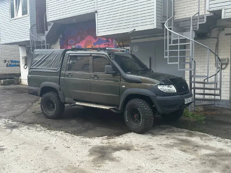 Продам уаз патриот пикап 2013 года ) в очень хорошем состоянии ) техника вся в идеале! чеки по работам присутствуют) всегда обслуживался во время ) из допов: - хорошая музыка с камерой заднего вида - двери зашумлены в два слоя - колонки дорогие и музыка играет очень громко - люфтован - резина и диски новые - хабы и вся ходовка усилена - в фарах би лед линзы, свет ночью как днем, даже люстра которая на крыше стоит она отдыхает по сравнению с фарами ) ))) есть еще освещение в бока )) - есть газ, вписан в птс - колеса вписаны - с оформлением проблем нет) цена 1млн ) тел +79496374907 📲 tg: @sergeia72 📞 звоните: +7(949)6374907 - фотография - 8
