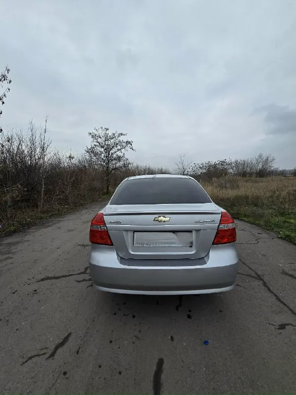 Chevrolet авео (aveo) 1.4 16кл (101 л. с. ) механика 2007 год, пробег 310т цена: 400.000 рублей продажа от собственника в отличном техническом состоянии. мотор работает ровно, тихо, как часы. есть кондиционер, музыка магнитофон 2 дин +камера заднего вида все вопросы по телефону +79493300393 донецк 📞 звоните: +7(949)3300393 - фотография - 2