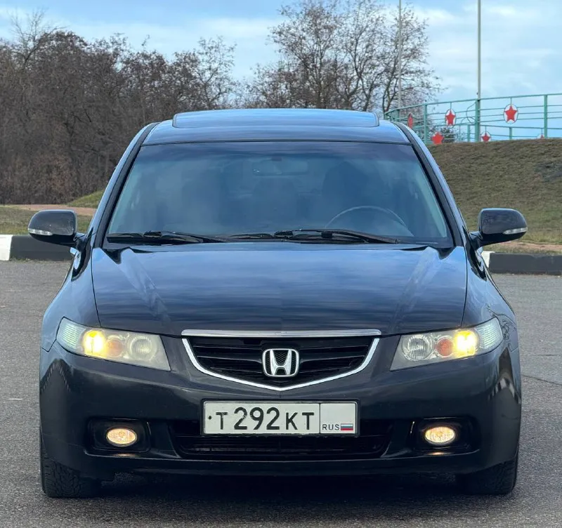 Срочно. 660,000 руб. honda accord vll, 2.0 л, мт. технически обслужена, цепь заменена 20,05,25. масла и фильтра свежие. кузов без ржавчины и гнили, пороги / днище целые, преимущественно заводской окрас. птс оригинал, два владельца. первый владел 13 лет, второй по нынешний час. комплектация “comfort“. два комплекта резины. климат, круиз, мультируль, эл. сп с доводчиком, подогревы сидений и зеркал, люк, ксенон и т. д. территориально находится в г макеевка (центр) контакты : +7 (949) 363-52-68 (есть «telegram») варианты обменов и рассрочки - не интересуют. - фотография - 4