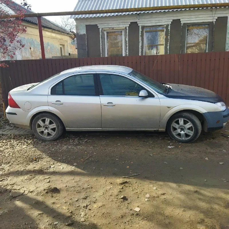 Продам ford мондео 3 2.0 бензин, мкпп на уверенном ходу, сел и поехал, подогрев передних сидений, обогрев заднего стекла, 4 эл стеклоподъёмника с доводчиками, центральный замок, эл. зеркала, цена 380тыс торг у капота телефон 79493313771 📞 звоните: +7(949)3313771 - фотография - 5
