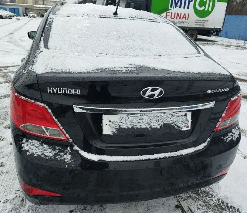 Продам hyundai solaris 2015 г на автомате! с реальным родным пробегом 156000км и с зеленой автотекой! на комплектации в нее входит: климат контроль подогрев передних сидений, 4 стеклоподъемника, мульти руль. с подогревом. машина в очень хорошим состоянии! и за все свою эксплуатацию у машины был 1 хозяина. по техники все работает как часы! по ходовой плывет, нечего не гремит не стучит, нет посторонних звуков. коробка работает так как должна работать! все передачи включаются идеально без пинков! все остальные вопросы по телефону +7949 416 83 45 тут и телеграм цена 970.000₽ 📞 звоните: +7(949)4168345 - фотография - 5