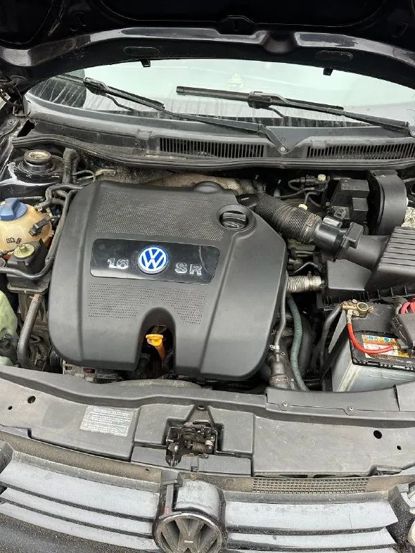 Продам volkswagen golf 4. фольксваген гольф универсал 2002 года 🔥комплектация с кондиционером 1.6 бензин. простой, надежный мотор. кпп - автомат автомобиль целый, ржавчины и гнили нет мотор работает штатно, дыма и посторонних звуков нет. ходовая вся перебрана, каждый день на ходу. машина в хорошем состоянии, сел-поехал. цена 450000 руб торг возле капота по документам полный порядок, находится в днр донецк, тел. +79490032730 - фотография - 6