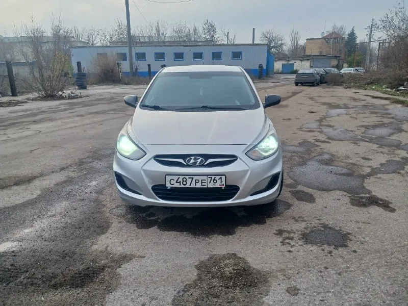 Продам solaris 2012 год 1.6 механика авто без дтп без гнили без ржавчины в отличнейшем состояние пробег 226700 родной 100000% один хозяин в такси не работала мотор коробка ходовая в идеале цена 735.000рублей макеевка +79495039504 📞 звоните: +7(949)5039504 - фотография - 7