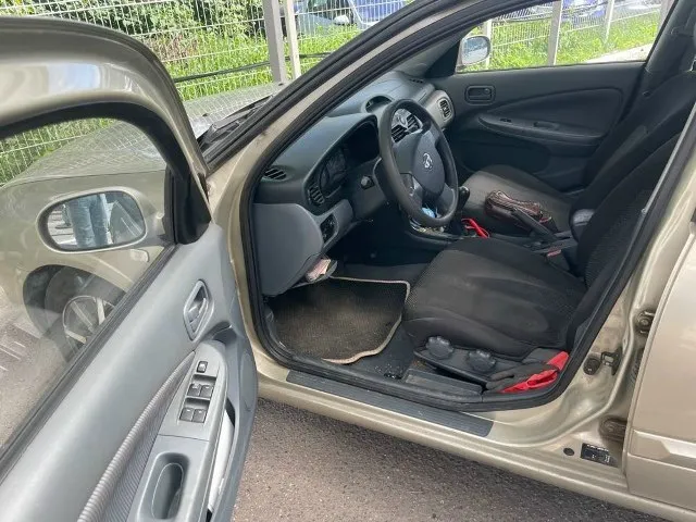 Продам almera classic. 2007 год, механика. мотор, коробка, ходовая без нареканий. есть небольшие косяки по кузову, на фото видно. по комплектации: кондер, полный эл. пакет, подогревы передних сидений. юридически без проблем. цена: 350 000 руб. +79495026585 енакиево, горловка. 📞 звоните: +7(949)5026585 - фотография - 6