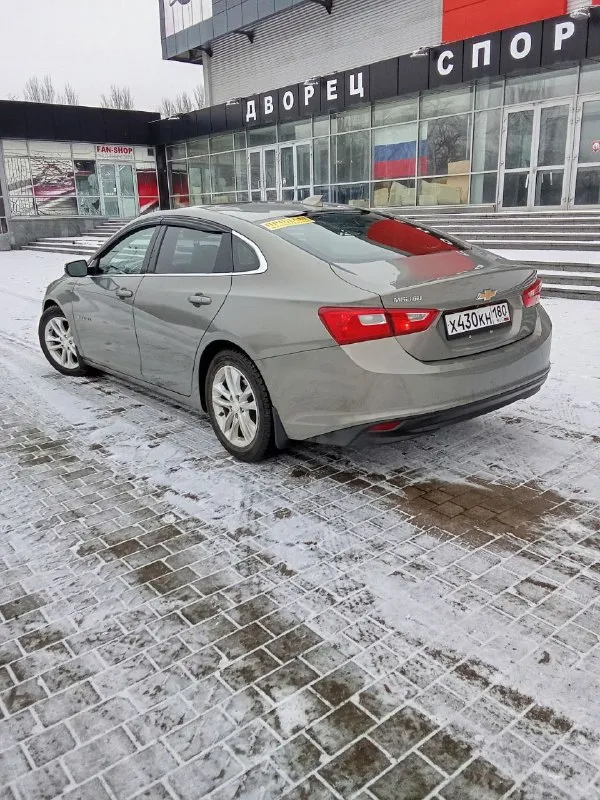 Chevrolet malibu, 2017, (вин: 2018), 1,5,160 л. с. автомат. пробег 170000 км. в отличном состоянии. авто на новой зимней резине. (новая летняя резина в комплекте). неплохая комплектация: бесключевой доступ, кнопка старт-стоп, система старт-стоп, автозавод с ключа, люк (панорама), магнитола с car play, камера заднего вида, круиз-контроль, led лампы в фарах, хороший видеорегистратор с 3 камерами( перед, зад, салон), и. т.д. все стекла заводские, включая лобовое. ходовая, двигатель-отлично. 2 владельца. штрафов, ограничений нет. собственник. 1330000 рублей. +79493043638; +79495966461 - фотография - 4