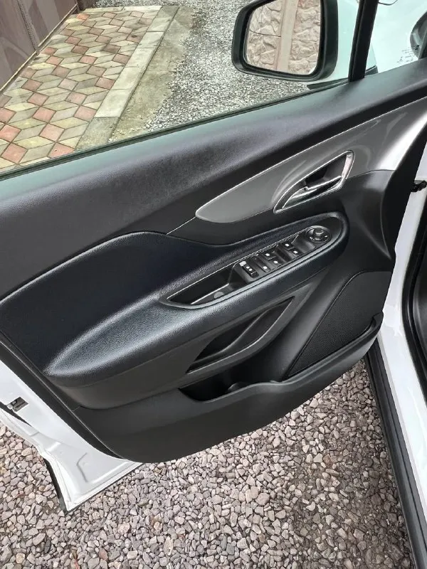 Продам opel mokka 2013 в супер состоянии!!! приехала с краснодара👍(все время находила там, солей морей не видела)! дно идеальное, все болтики как новые! всего два хозяина! пробег-130 # -1.8(140 л. с)(самый надежный, без задиров) коробка-автомат привод-полный комплектация -антиблокировочная система - система курсовой устойчивости - сигнализация - иммобилайзер - бортовой компьютер -круиз контроль - датчики света - датчики дождя -электропривод зеркал -климат контроль - подогревы сидений -подогрев руля -обогрев зеркал -парктроники перед и зад продам opel мокка в супер состоянии, 🍭💯очень комфортный паркетник, машина без посторонних звуков, мягкая на ход, салон и кузов в идеальном состоянии, в родном окрасе (без единого жука), мотор и коробка на отлично!2 ключа. делать ничего не нужно, сел поехал! машина без дтп -зеленая автотека! цена-1🍋315 🎁🎁🎁 тел+79494162204 осмотр-донецке/макеевка машинка просто пушка!!!🧨🔥 📲 tg: @genyaaaaa 📞 +7(949)4162204 📲 tg: @genyaaaaa 📞 звоните: +7(949)4162204 - фотография - 6