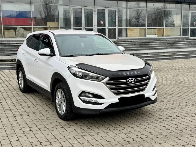 Huyndai tucson официал 4wd (подключаемый полный привод ) 2016 год выпуска двигатель 2.0 бензин коробка автомат пробег родной 146 тыс. км автомобиль в отличном состоянии, капот в бронепленке, без сколов и царапин ! кузов без дтп весь в заводском окрасе ! обслужен от а до я не какого вложения не требует ! хорошая комплектация, кожаный салон, датчики света, и дождя, подогревы всех сидений, роздельный климат контроль, круиз контроль, большой монитор с камерой заднего вида, и многое другое ! г. донецк цена 1.835 тыс. ₽ звоните остальное по тел. +79495210905 📲 tg: r. b 📞 звоните: +7(949)5210905 - фотография - 5