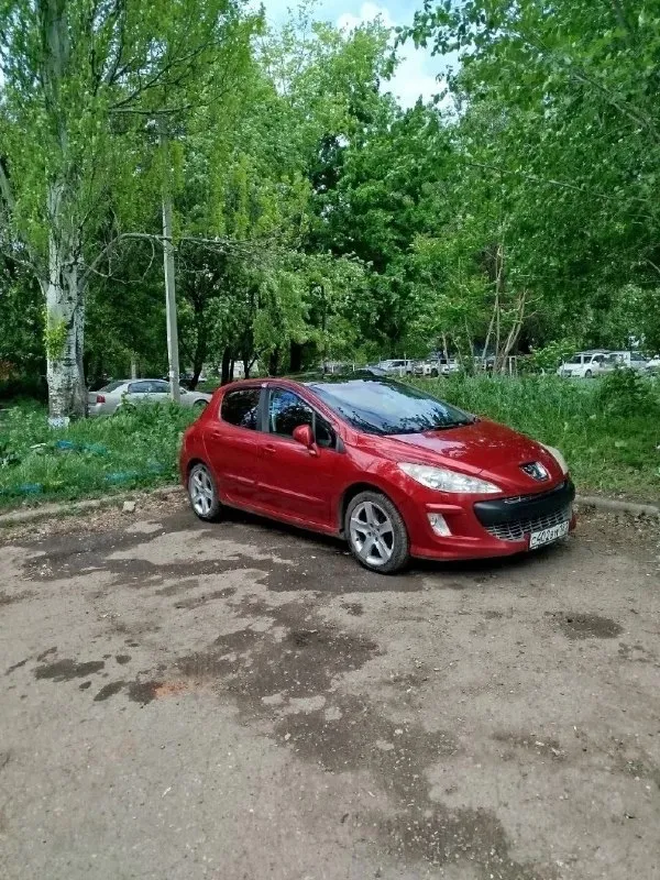 ❗️420 тысяч❗️продам peugeot 308 1,6 бензин 2008 года, мкпп, панорамная крыша, лэд свет, полный фарш, датчик света, датчик дождя, складываются зеркала, климант контроль, подогрев сидений, мульти медиа, резина лето новая на легксплавных дисках, зима один сезон на дисках и колпаки, авто полностью обслужено и ни каких вложений не требуются, автомобиль жены более трех лет не перекупы цена авто 420 тыс, руб тел +79494527429 или в л/с 📞 звоните: +7(949)4527429 - фотография - 5