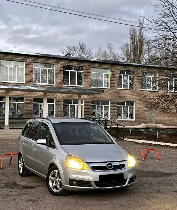 Продам‼️ opel zafira б 2007г. выпуска⏱️🇩🇪 объем двигателя 1.8 л. бензин мкпп -5-ти ступенчатая двигатель : на 5+✔️работает идеально коробка передач : на 5+ работает идеально все передачи включается максимальная комплектация авто в идиальном состоянии остальные вопросы по телефону +79340523133 или +79490760747 цена 💲- 680.000 р +торг 📲 tg: @kirichenko777_7 📞 звоните: +7(949)0760747 - фотография - 3